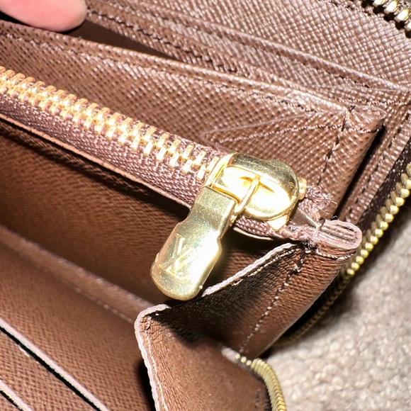 ❤️ SOLD! Louis Vuitton Damier Zippy Wallet - Pristine Condition - Picture 9 of 12